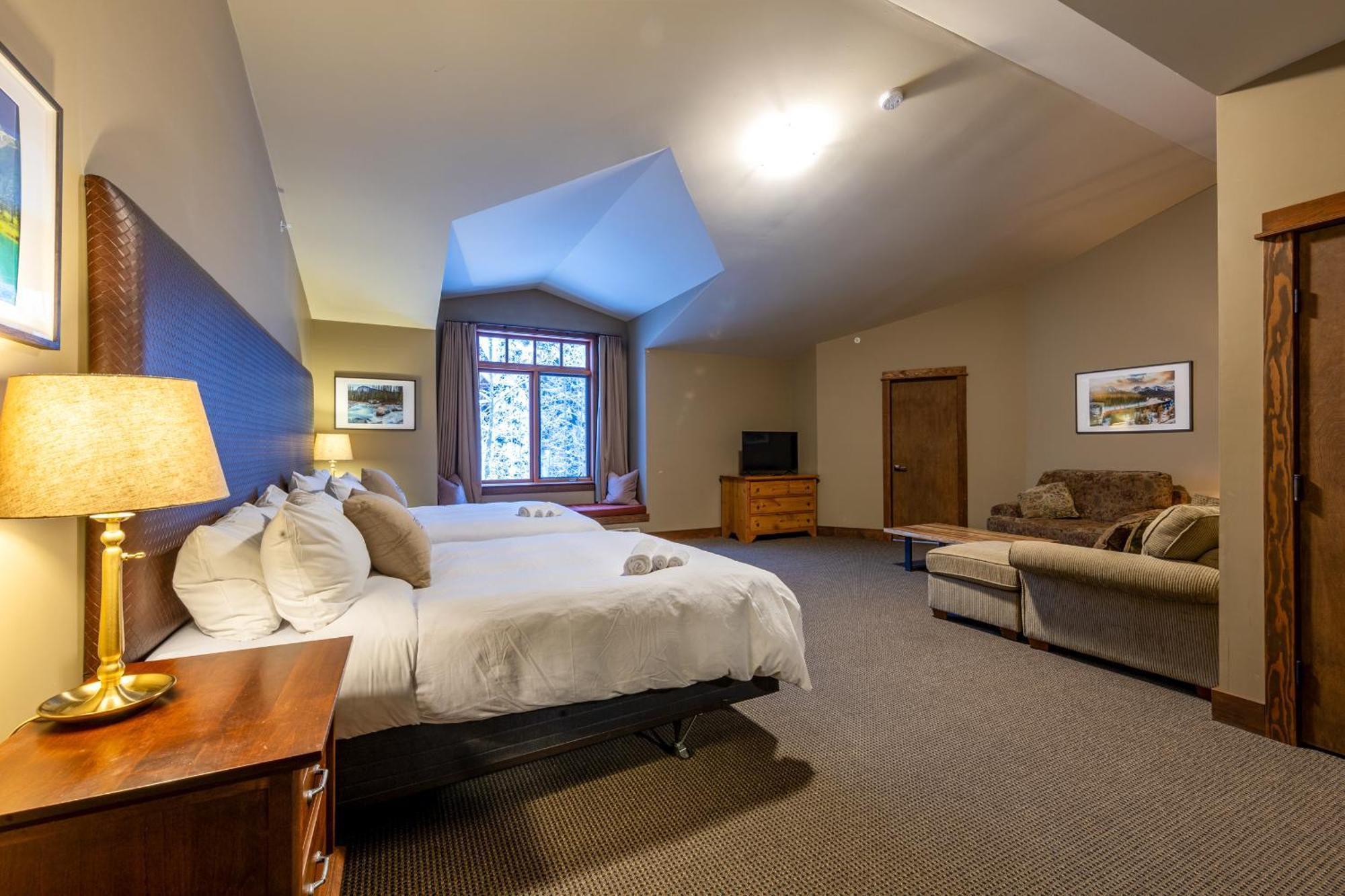 Copper Horse Lodge Golden Buitenkant foto