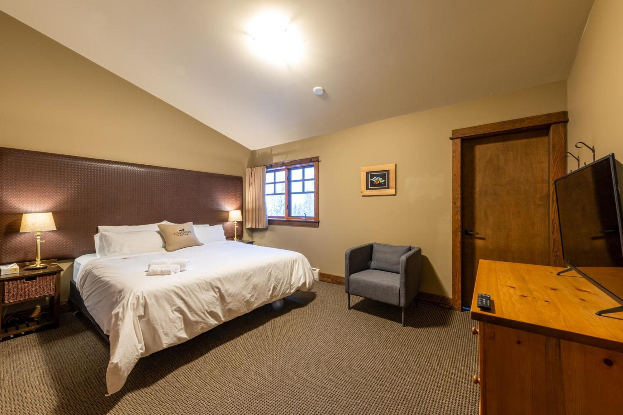 Copper Horse Lodge Golden Buitenkant foto