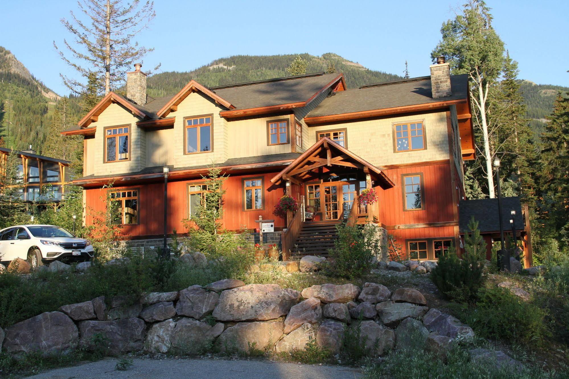 Copper Horse Lodge Golden Buitenkant foto
