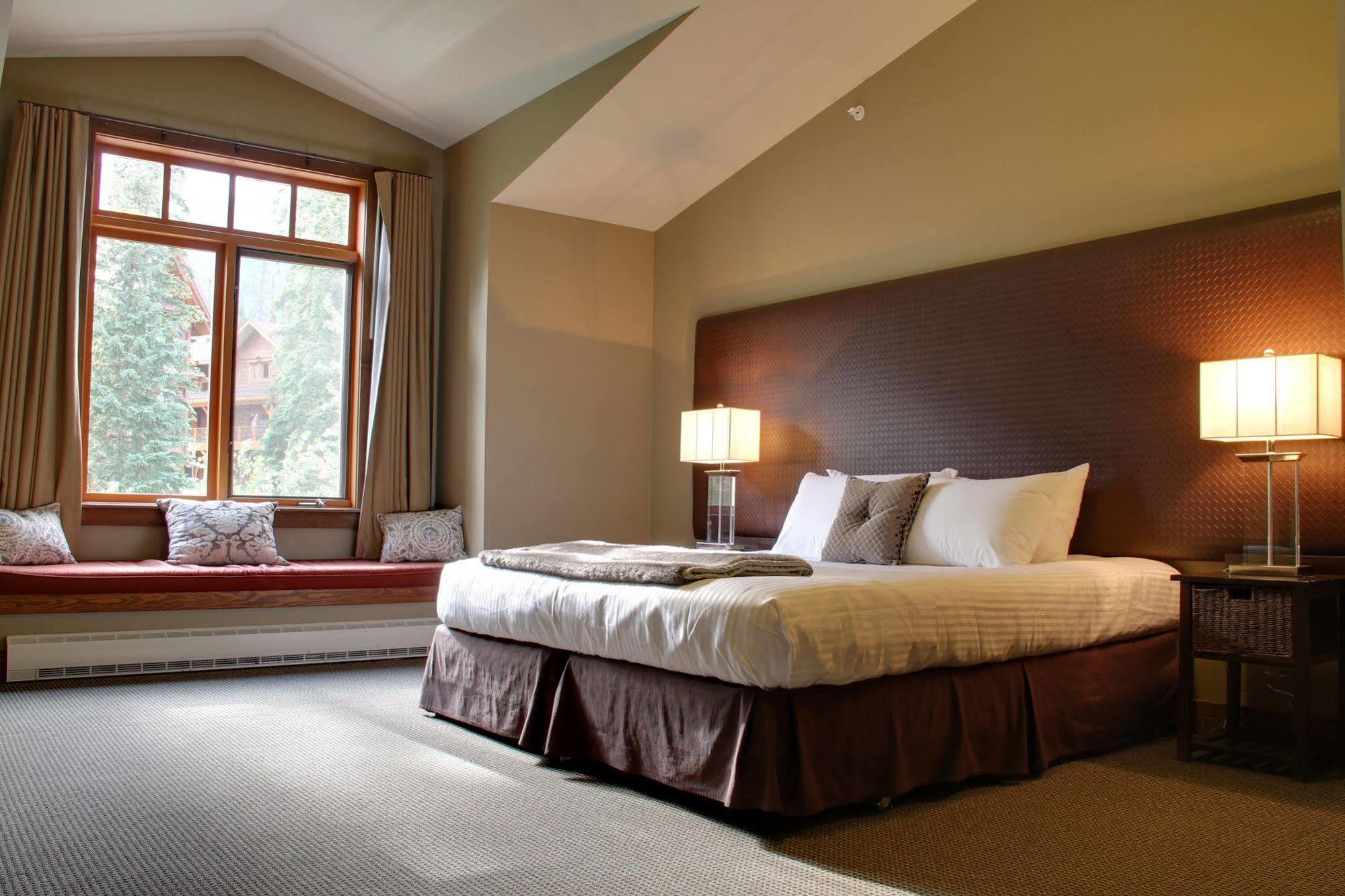 Copper Horse Lodge Golden Buitenkant foto